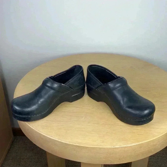 Dansko Women’s EU 36 Slip On Heeled Clogs Comfortable Supportive Business Casual - Picture 4 of 8